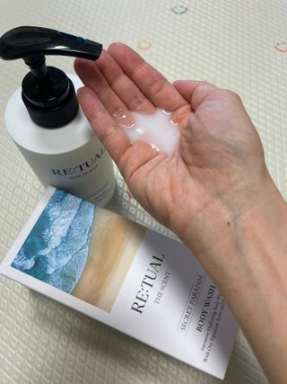 레츄얼 더 센트 바디워시 시크릿 파라다이스(500ml) — 5점을 준 리뷰어가 2022년 7월 올린 사용 사진