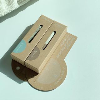 [후르디아] 올리브영 착한보습 비건 립버터 2종 — 5점을 준 리뷰어가 2021년 12월 올린 사용 사진