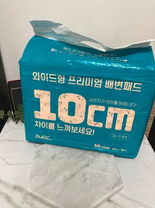 아베크 펫 와이드 프리미엄 대형 애견 강아지 배변 패드 30매 1팩 80g — 5점을 준 리뷰어가 2021년 7월 올린 사용 사진