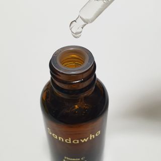 스킨큐어 산다화 비타민c 화이트닝 에센스 30ml — 5점을 준 리뷰어가 2021년 8월 올린 사용 사진
