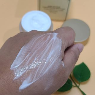 Dr.느루벗 느루벗 링클 솔루션 콘센트레이트 스네일 탄력 달팽이 크림 80g — 5점을 준 리뷰어가 2021년 3월 올린 사용 사진