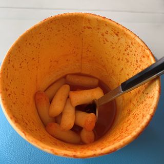 유비쿡 컵떡볶이 매운컵떡볶이2개/ 짜장컵떡볶이 2개  총 4개세트 — 4.5점을 준 리뷰어가 2021년 6월 올린 사용 사진