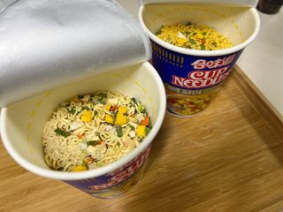 NISSIN 닛신 컵누들  4종 - 씨푸드오리지날, 씨푸드 스파이시, 씨푸드 커리, 씨푸드 XO소스 — 5점을 준 리뷰어가 2022년 4월 올린 사용 사진
