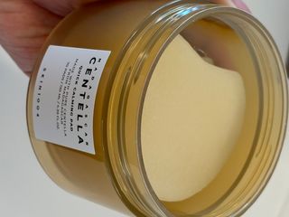 스킨1004 [SKIN1004] 마다가스카르 센텔라 퀵 카밍 패드 70매 130ml — 5점을 준 리뷰어가 2024년 9월 올린 사용 사진