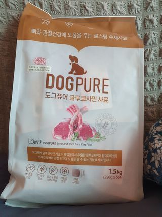 도그퓨어 피부와모질/혼합유산균/글루코사민 유기농 로스팅 사료 — 5점을 준 리뷰어가 2021년 9월 올린 사용 사진
