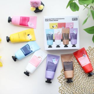 쿤달 BT21 시어버터 앤 마카다미아 퓨어 핸드크림 50ml 7구 기프트 세트 — 5점을 준 리뷰어가 2021년 3월 올린 사용 사진