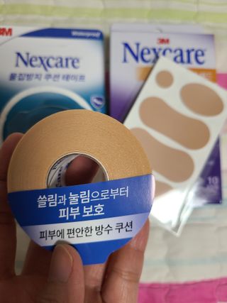 3M 넥스케어 물집방지쿠션테이프 1매 + 물집방지패드 10매 — 5점을 준 리뷰어가 2024년 4월 올린 사용 사진