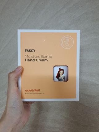 파시 FASCY 高保湿ハンドクリーム40ml+80ml セット — 5점을 준 리뷰어가 2021년 7월 올린 사용 사진