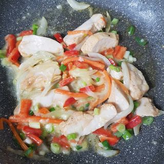굽네몰 [굽네] 소스가 맛있는 닭가슴살 슬라이스 4종 — 5점을 준 리뷰어가 2021년 4월 올린 사용 사진