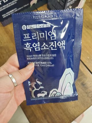 참앤들황토농원 국내산 흑염소를 정성스럽게 담은, 프리미엄 흑염소 진액 70ml x 30포 1박스 — 5점을 준 리뷰어가 2023년 1월 올린 사용 사진