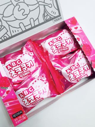 롯데제과 ABC초코쿠키 핑크베리 — 5점을 준 리뷰어가 2021년 2월 올린 사용 사진