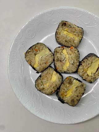 해풀잎 누구나 김밥*2ea [(혼합야채 35g *2ea,  김밥김 (10g, 2ea),  양념간장 (6g, 10ea), 참기름(5g, 4ea)] — 5점을 준 리뷰어가 2022년 7월 올린 사용 사진