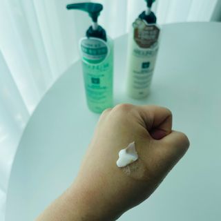 어라운드미 [어라운드 미] 탈모 증상 완화 스칼프 샴푸 + 두피 영양 공급 트리트먼트 — 5점을 준 리뷰어가 2021년 6월 올린 사용 사진