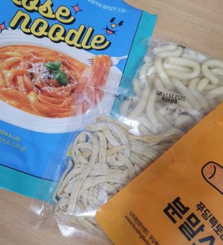 [푸딩팩토리] 로제누들떡볶이 500g / 까르보나라크림누들떡볶이 500g — 4점을 준 리뷰어가 2022년 8월 올린 사용 사진