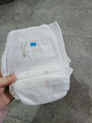 쿠잉 에어드라이  풀커버 팬티기저귀 (L/XL/XXL/XXXL) 1팩 — 5점을 준 리뷰어가 2023년 2월 올린 사용 사진