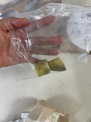 노플(NOPL) 노플 친환경 바이오 산화 생분해  항균 일회용 위생 비닐장갑 100매 + 지퍼백 소형, 대형 — 5점을 준 리뷰어가 2021년 10월 올린 사용 사진