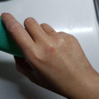 김정문알로에 큐어 큐어 맥시 알로에베라 겔 크림 — 5점을 준 리뷰어가 2021년 4월 올린 사용 사진