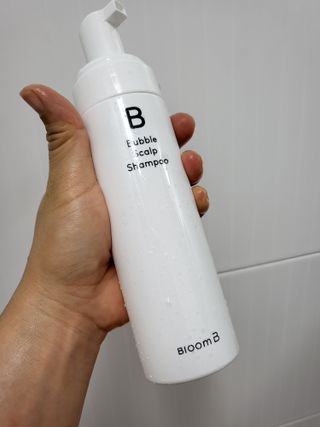 블룸비 거품 두피 샴푸 — 5점을 준 리뷰어가 2022년 7월 올린 사용 사진