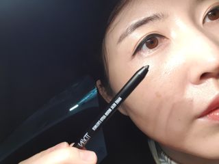틸디앤 메이크 리얼무드 오토 아이라이너 — 1점을 준 리뷰어가 2021년 12월 올린 사용 사진