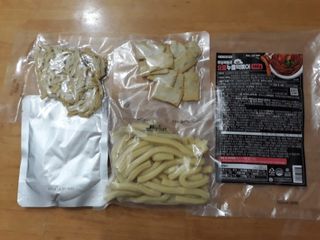 [푸딩팩토리] 즉석누들떡볶이 540g + 대구전통 납작만두 260g — 5점을 준 리뷰어가 2022년 12월 올린 사용 사진