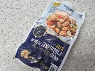 굽네몰 [굽네] 닭가슴살 비엔나 2종 8팩 — 5점을 준 리뷰어가 2021년 9월 올린 사용 사진