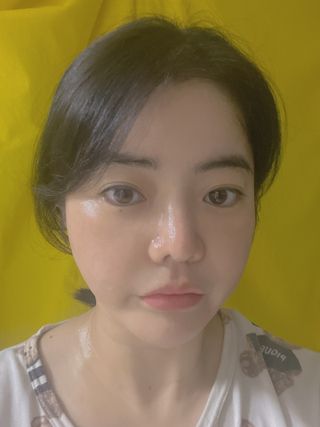 오투에니원 화이트 스완 갈락토미세스 비타민 C 워터 슬리핑 마스크 — 5점을 준 리뷰어가 2022년 12월 올린 사용 사진