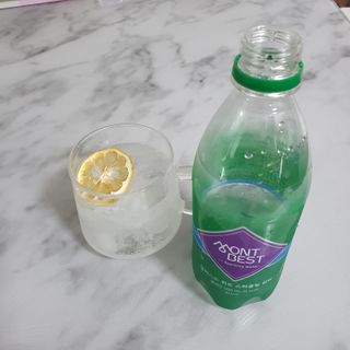 몽베스트 Montbest with Sparkling water Plain 20병 — 4점을 준 리뷰어가 2021년 11월 올린 사용 사진