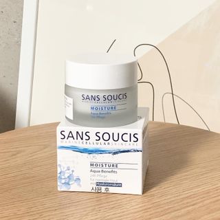 산수시 아쿠아 베네핏 24h 수부지 물광 속건조 수분크림 50ml — 4.5점을 준 리뷰어가 2021년 6월 올린 사용 사진