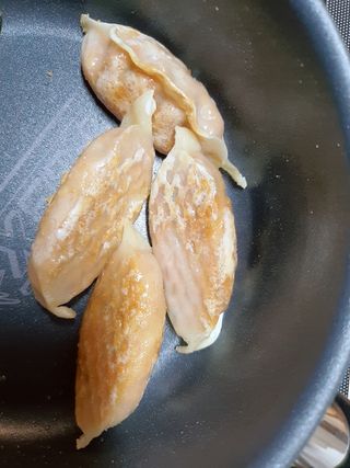 삼양냉동 [삼양] 얇은피불닭왕교자+얇은피까르보불닭왕교자 총4팩 — 5점을 준 리뷰어가 2021년 2월 올린 사용 사진