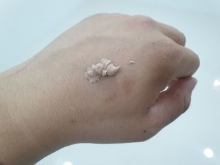 아이앤립 / EYENLIP 아이앤립 루센트 비비크림 2 Color — 5점을 준 리뷰어가 2021년 7월 올린 사용 사진