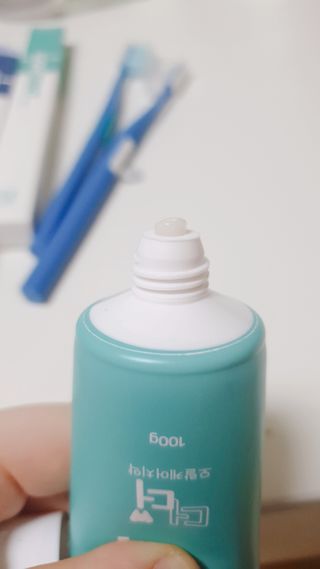 리퀴덴트 오랄케어 온가족용 리퀴덴트 더더 오랄케어 무불소 치약 + 임상시험완료 이중 미세 엠보싱 칫솔 올데이세트 — 5점을 준 리뷰어가 2021년 1월 올린 사용 사진