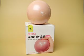 트라택 쿠셔닝 웨이트볼 0.5kg + 1kg SET — 4점을 준 리뷰어가 2022년 5월 올린 사용 사진