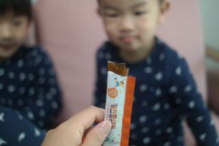베거스코리아 [콜리케어] 키즈 홍삼콜리 딸기맛 14포 — 3.5점을 준 리뷰어가 2021년 5월 올린 사용 사진