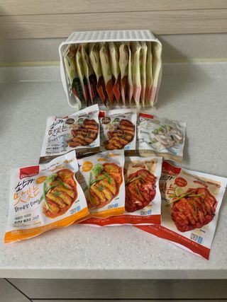 굽네몰 [굽네] 소스가 맛있는 닭가슴살 슬라이스 4종 — 5점을 준 리뷰어가 2021년 11월 올린 사용 사진