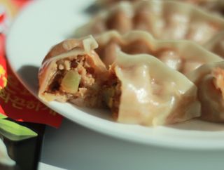삼양냉동 [삼양] 얇은피불닭왕교자+얇은피까르보불닭왕교자 총4팩 — 5점을 준 리뷰어가 2021년 2월 올린 사용 사진