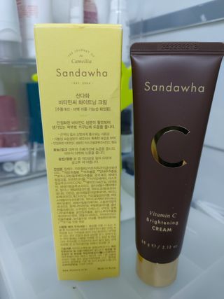산다화 비타민C 화이트닝 크림 — 5점을 준 리뷰어가 2023년 10월 올린 사용 사진