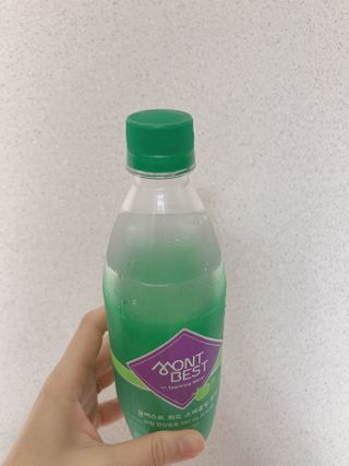 몽베스트 Montbest with Sparkling water Lime20병 — 4.5점을 준 리뷰어가 2022년 6월 올린 사용 사진