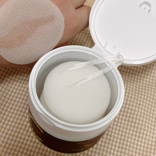 산다화 비타민씨 화이트닝 토너 패드 — 5점을 준 리뷰어가 2023년 9월 올린 사용 사진
