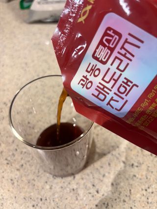 광동생활건강 프리 [광동] 홍삼 배도라지진액 (102mL*30포) — 5점을 준 리뷰어가 2025년 5월 올린 사용 사진