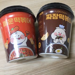 유비쿡 컵떡볶이 매운컵떡볶이2개/ 짜장컵떡볶이 2개  총 4개세트 — 4.5점을 준 리뷰어가 2021년 6월 올린 사용 사진