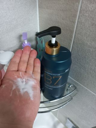 [포레스트스토리] 탈모증상완화 샴푸 1,000ml — 5점을 준 리뷰어가 2022년 3월 올린 사용 사진