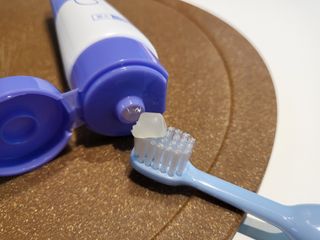 닥터데디스 안심불소 튼튼치약(청포도, 민트 중 택 1) 60g + 여행용 미니 치약 15g — 5점을 준 리뷰어가 2022년 8월 올린 사용 사진