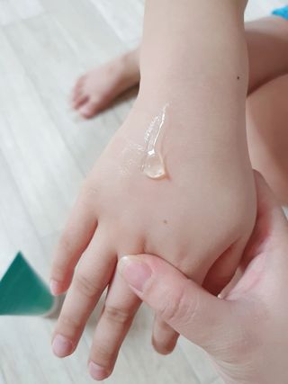 김정문알로에 큐어 큐어 맥시 알로에베라 겔 크림 — 5점을 준 리뷰어가 2021년 2월 올린 사용 사진