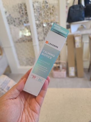 리더스코스메틱 리더스 카밍 바이오틱스 선 에센스 SPF 50+ PA++++ — 5점을 준 리뷰어가 2022년 8월 올린 사용 사진