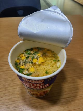 NISSIN 닛신 컵누들  4종 - 씨푸드오리지날, 씨푸드 스파이시, 씨푸드 커리, 씨푸드 XO소스 — 5점을 준 리뷰어가 2022년 5월 올린 사용 사진