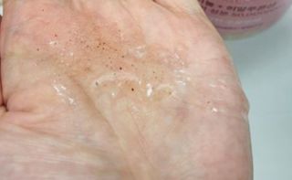 벨먼 내추럴스파 수분광채 스크럽 바디워시 600ml 5종 — 5점을 준 리뷰어가 2022년 5월 올린 사용 사진