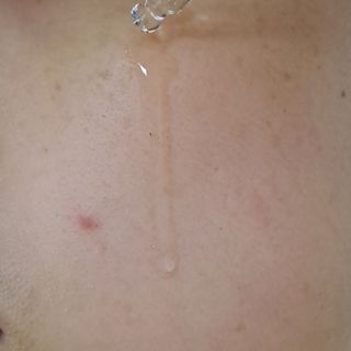 스킨큐어 산다화 비타민c 화이트닝 에센스 30ml — 5점을 준 리뷰어가 2023년 11월 올린 사용 사진