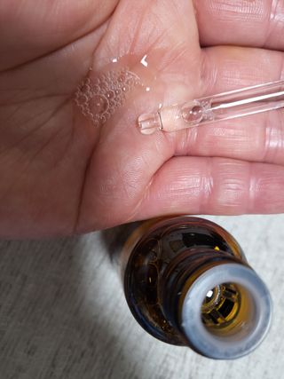 스킨큐어 산다화 비타민c 화이트닝 에센스 30ml — 5점을 준 리뷰어가 2023년 7월 올린 사용 사진
