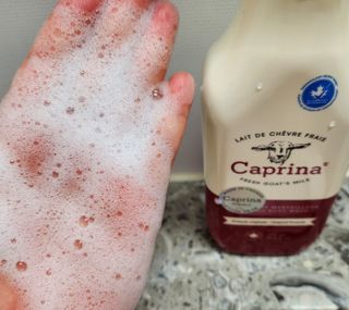 카프리나 프레쉬 산양밀크 어메이징 바디워시 500ml(오리지널향) — 5점을 준 리뷰어가 2023년 4월 올린 사용 사진
