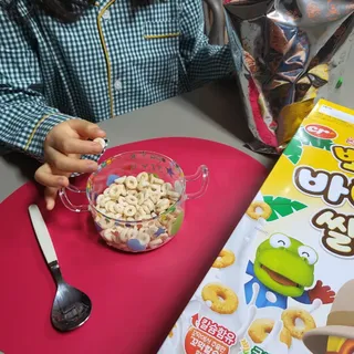 씨알푸드 뽀로로 시리얼 3종 — 5점을 준 리뷰어가 2022년 2월 올린 사용 사진